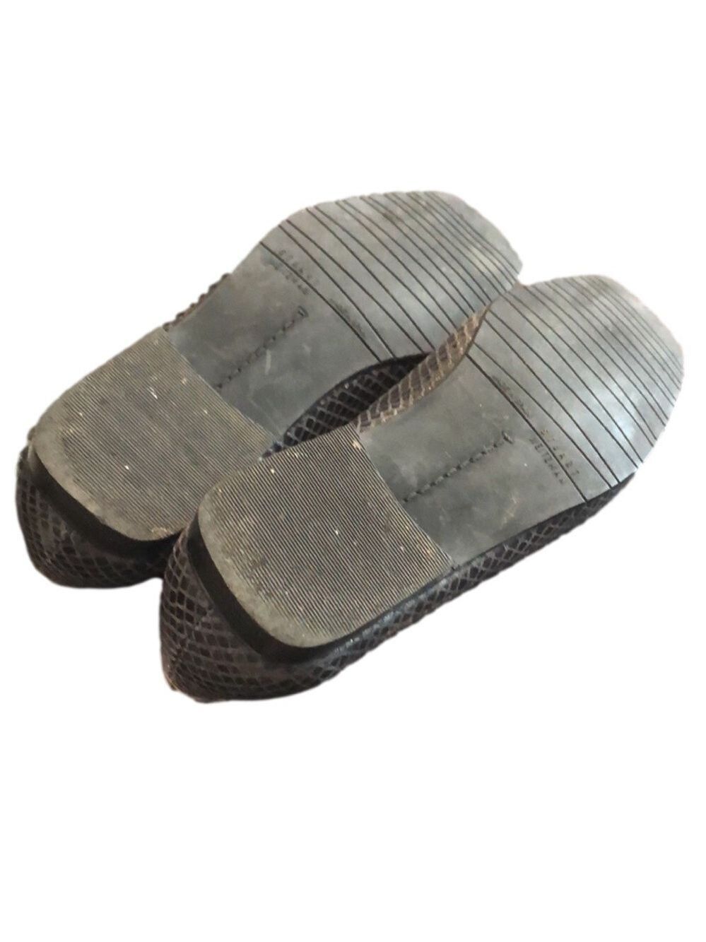Stuart Weitzman gray snake print square toe loafers/slip ons. Size 5 - Picture 4 of 6